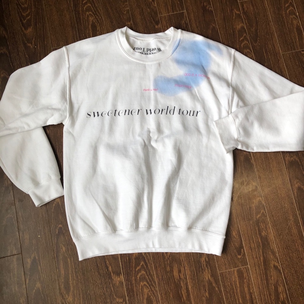 Ariana Grande sweater